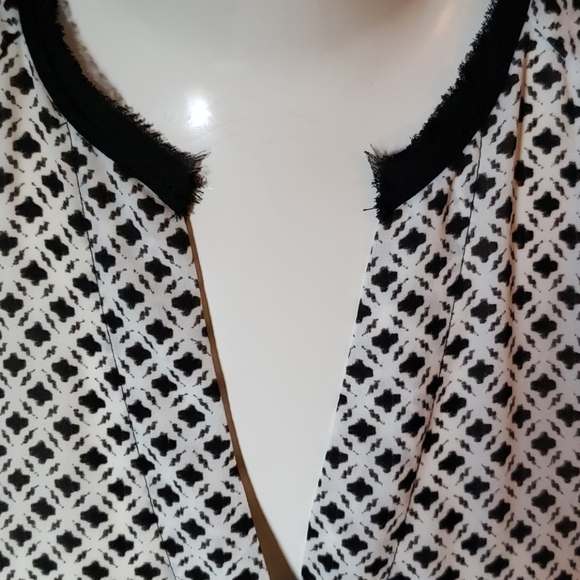 NWT H&M snap blouse 💥 - Picture 2 of 6